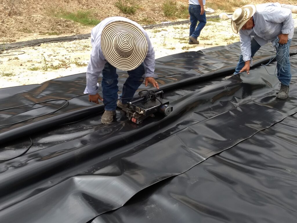 suministro de geomembrana 40 30 mill